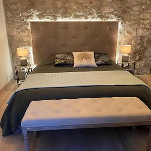 https://le-bruit-de-leau-labeaume-07120-2.hotels-rhonealpes.com